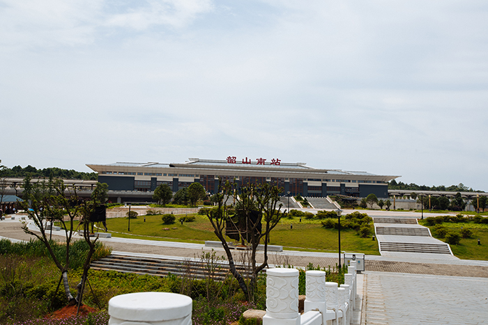 滬昆高鐵韶山南站站前廣場(chǎng)、站前路（K1+400～K2+060）